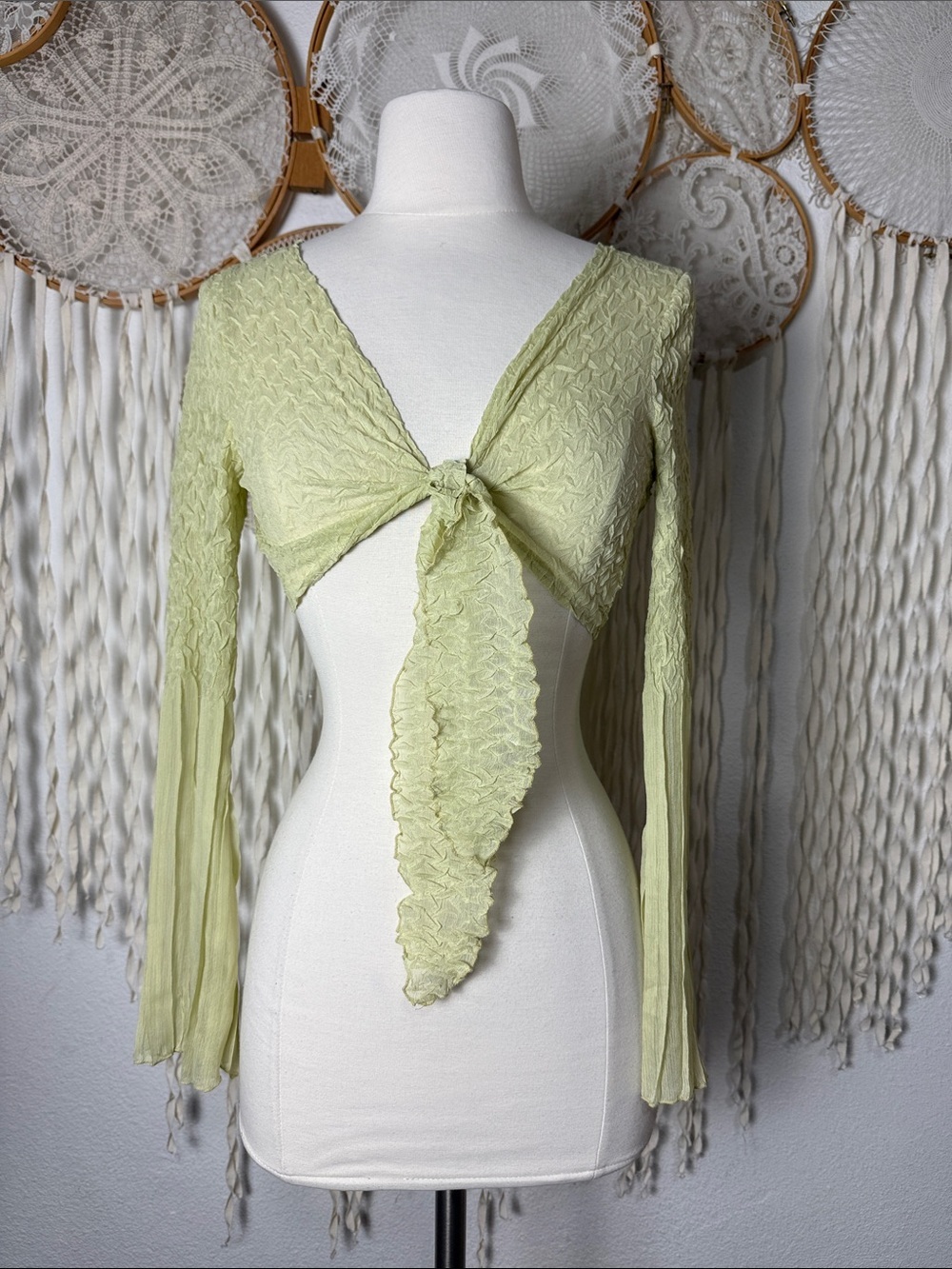 Komarov Light Weight Long Sleeve Tie Front Wrap Ballet Top Shrug Size Small
